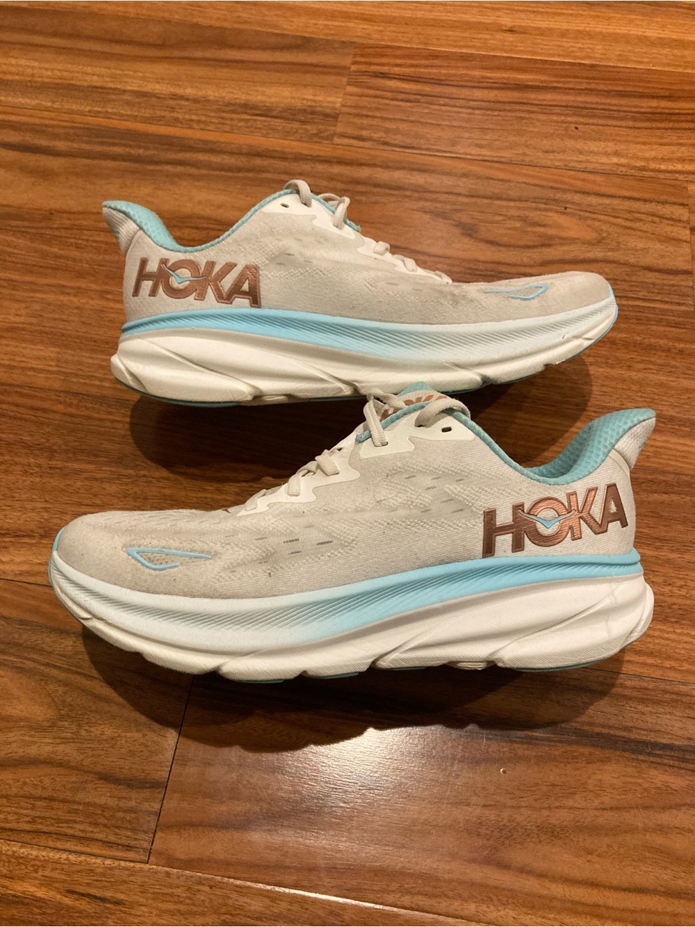HOKA Clifton 9 Womens Lace Up Running Sneakers White Blue Low Top SZ 11B